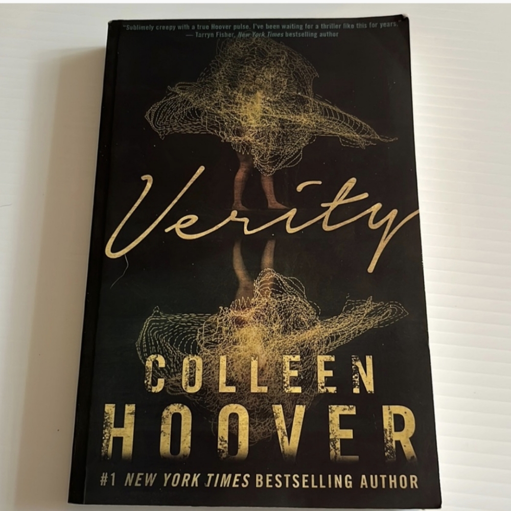 📚 Verity - Colleen Hoover Book - $18 or Free Bundle Add On - Picture 1 of 2